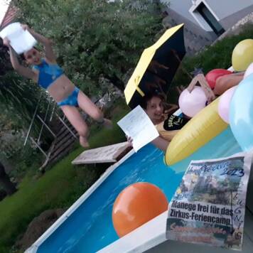 Vanessa & Isabella aus Vöcklabruck