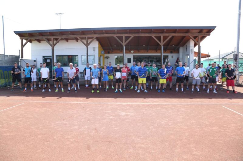 Gelungene Premiere für Doppelturnier: Schwertberger Fußballer bewiesen auch im Umgang mit kleineren Bällen ihr Geschick