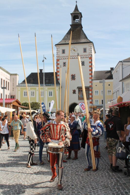 Das Mittelalter Hatte Vocklabruck Fest Im Griff Ritterfest War