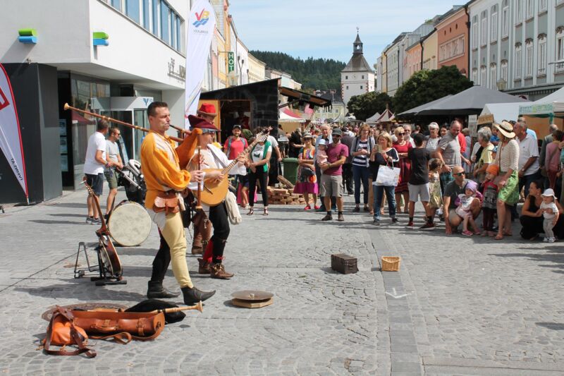 Das Mittelalter Hatte Vocklabruck Fest Im Griff Ritterfest War