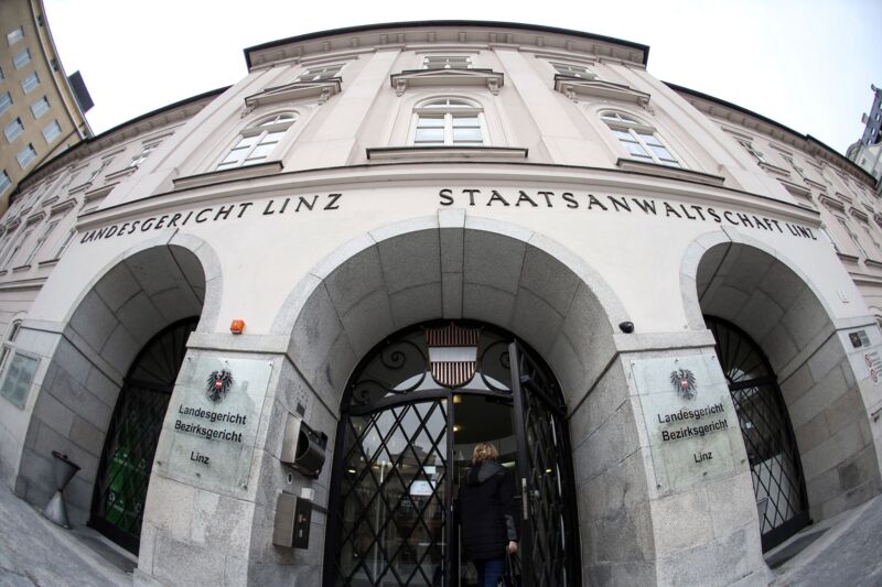 Strenge Personenkontrollen am Landesgericht Linz Aufgriffe rückläufig