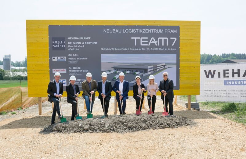 Team 7 Spatenstich Fur Logistikzentrum In Pram