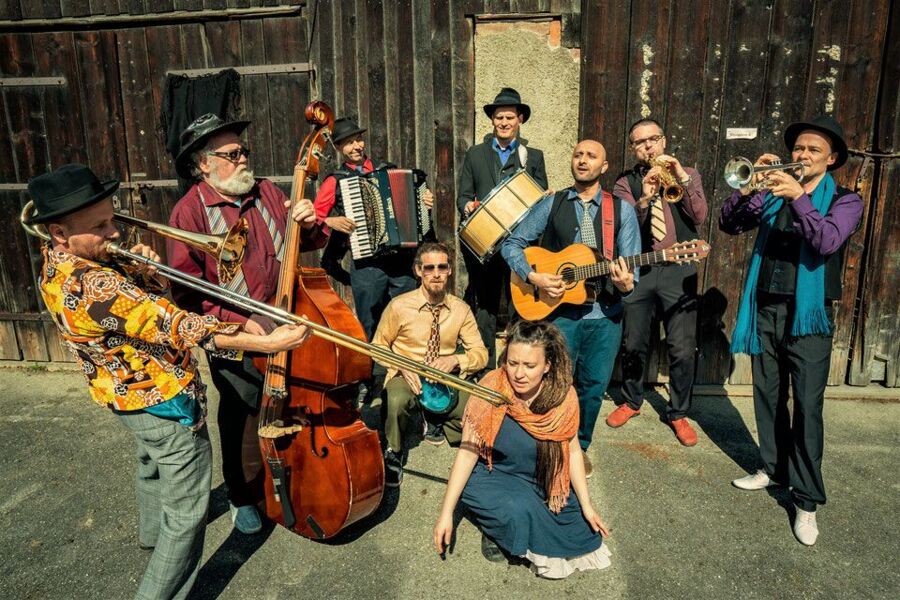 Romanovstra - OPEN AIR