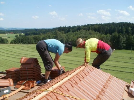 „Gebetshaus-stadl“ - Dach decken vereine.tips.at