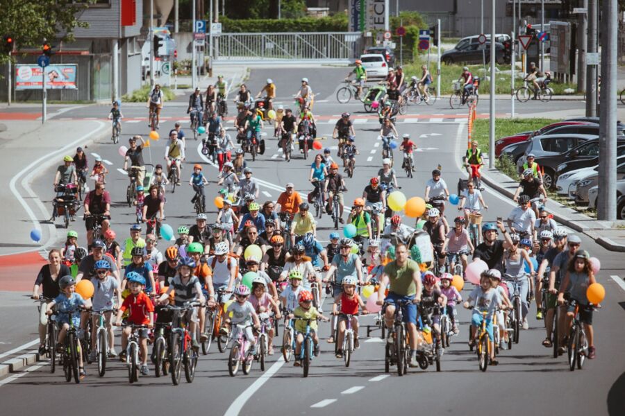 Linzer Radparade 2025 — vom Hauptplatz zum Segelflugplatz