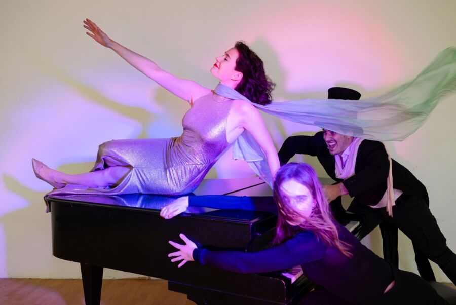 DER SCHAUSPIELDIREKTOR