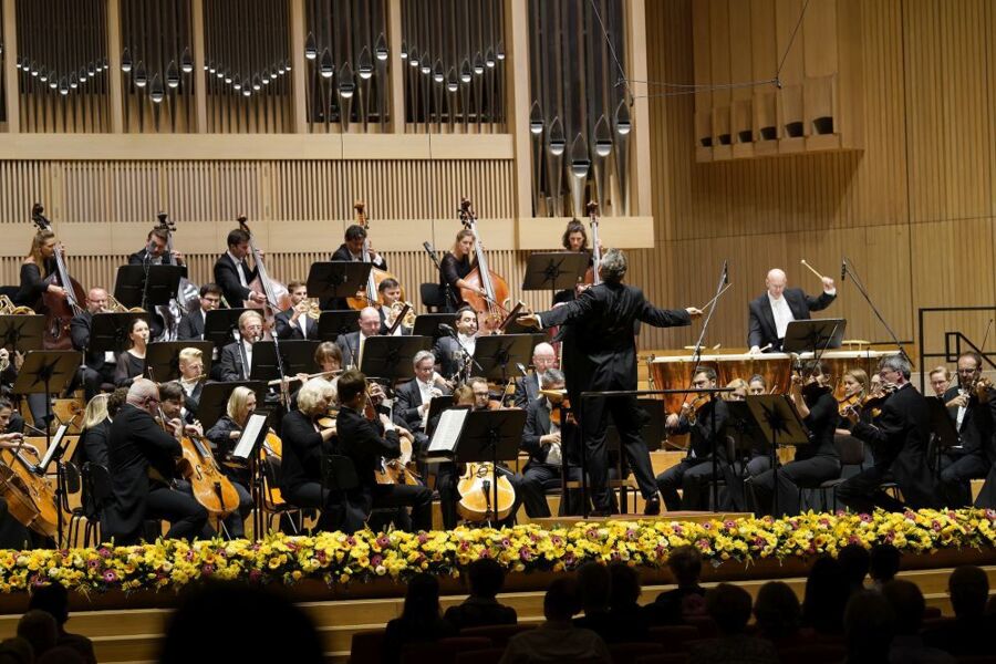 BRUCKNER ORCHESTER LINZ