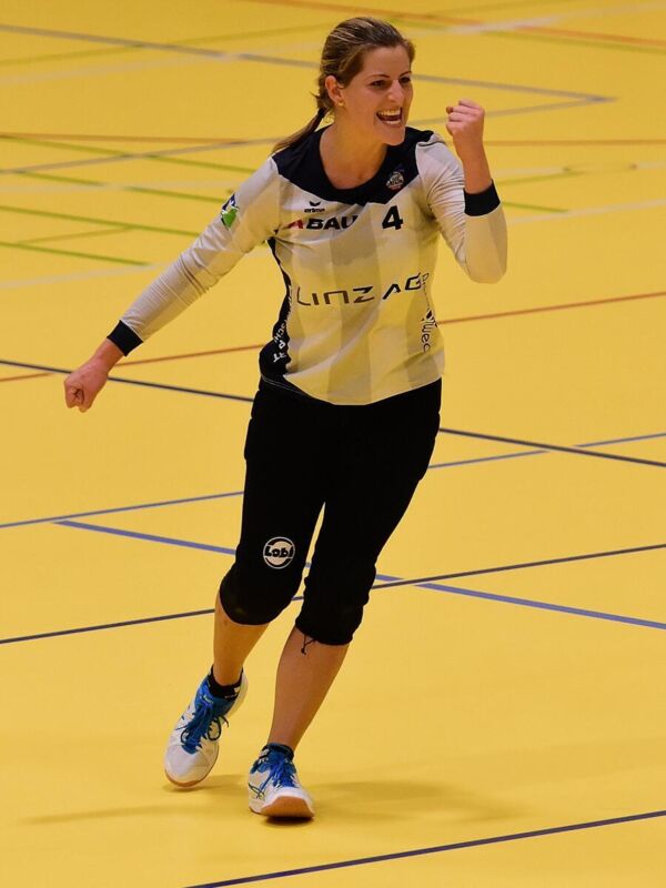 Linzer Faustball Damen Starten Ambitioniert In Die Hallensaison