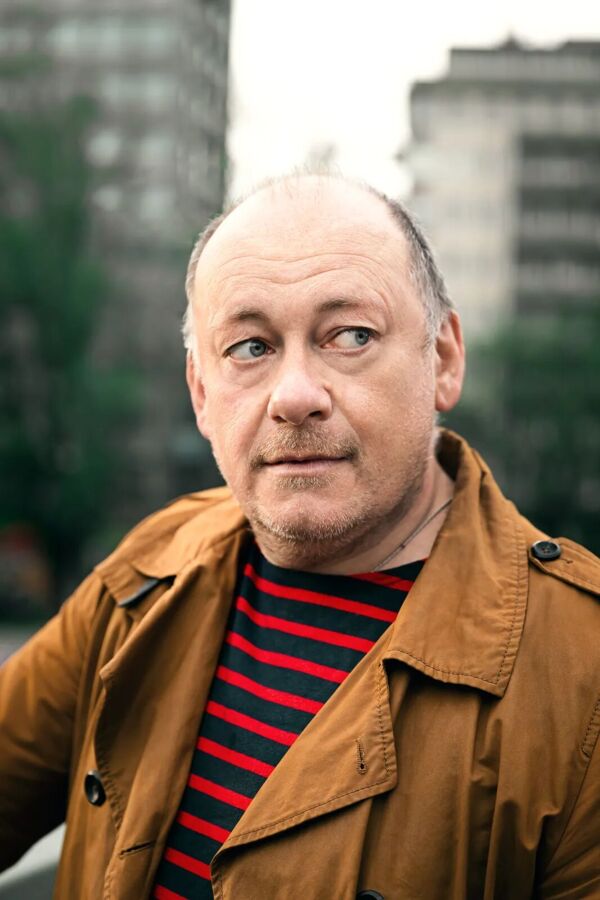 Buchpräsentation: Der Paketzusteller