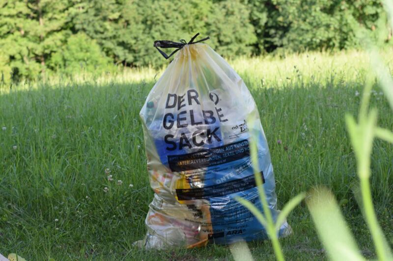 Wann Wird Der Gelbe Sack Abgeholt Der Gelbe Sack zieht in die Haushalte im Bezirk Braunau ein