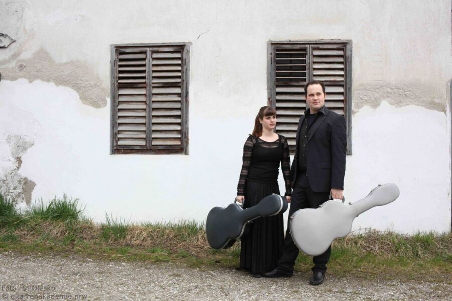 10 Jahre Gitarrenkunst im Duett: Das Angenendt Guitar Duo feiert Jubiläum auf der Burgruine Losenstein