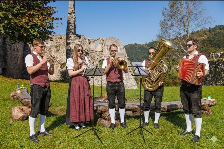 Tanzlmusi-Nachmittag auf der Burgruine Losenstein