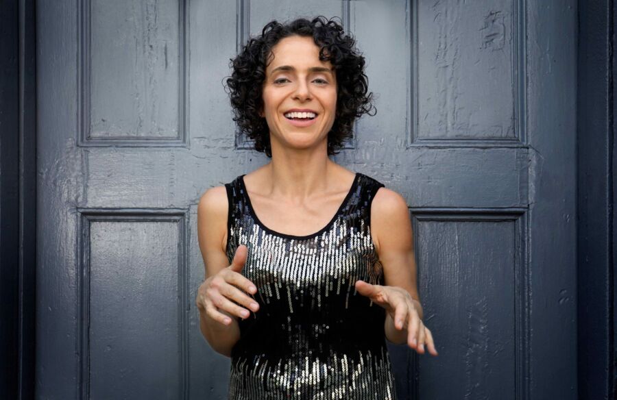 Elisabeth Lohninger singt Queen