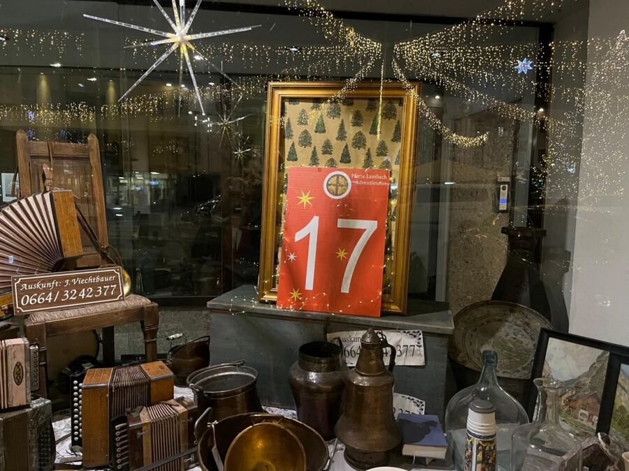 Lebendiger Adventkalender der Pfarre Lambach