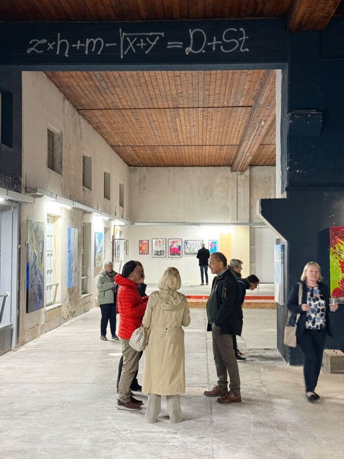 Ausstellung Aufgeign mit Pinsel, Technik und Farbe