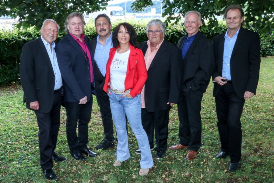 MUSTANGS - Seniorennachmittag Vöcklabrucker Maidult