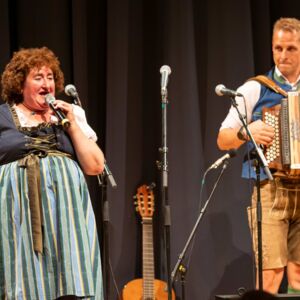 AIGEN-SCHLÄGL. 5x2 Karten für das „Gstanzl Singa“ am 11. Juli (19 Uhr), Stoareich