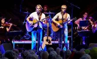 ROHRBACH. 2x2 Karten für Simon & Garfunkel Tribute Duo Graceland am 13. Februar, Centro Rohrbach