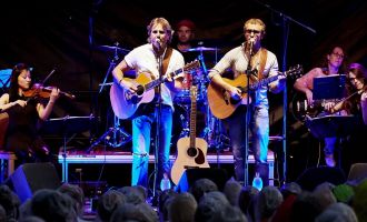 VÖCKLABRUCK. 2x2 Karten für Simon & Garfunkel Tribute Duo Graceland am 12. Februar, Stadtsaal Vöcklabruck