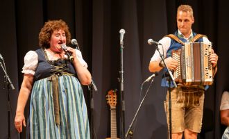 ROHRBACH-BERG. 5x2 Karten für das "Gstanzl Singa" am 10. April 2026, centro in Rohrbach-Berg