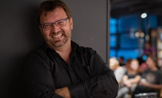 TAISKIRCHEN, 2 × 1 Karte für ANDREAS GRUBER am 28. Jänner im Pfarrheim