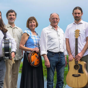 JULBACH. 3x1 Exemplar des Albums „Suma“ der Familienband LeinÖl