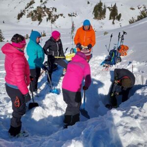 PUCHENAU: 1 Freiplatz für Skitourengeher im Lawinencamp der Naturfreunde von 9. bis 11. Jänner 2026