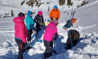 PUCHENAU: 1 Freiplatz für Skitourengeher im Lawinencamp der Naturfreunde von 9. bis 11. Jänner 2026