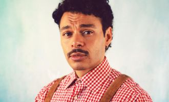 LINZ. 4x2 Freikarten für Kabarettist Romeo Kaltenbrunner mit "Heimweh", 16. Jänner, Posthof