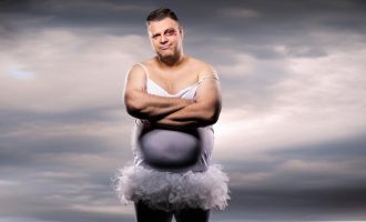 Haibach: Freikarten für Kabarettist Ralf Winkelbeiner
