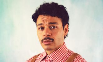 NEUMARTK. 2x2 Karten für das Kabarett "Heimweh" von Romeo Kaltenbrunner am 14. November im Pfarrheim zu gewinnen.