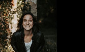 KLAM. 5x2 Freikarten für Christina Kiesler und Roundabout im Meierhof.