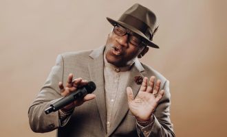 KLAM. 3 x 2 Freikarten für Van Morrison & Ronnie Wood mit John Lee Hooker Jr. auf Burg Clam.