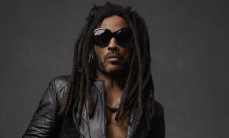 KLAM. 3 x 2 Freikarten für das ausverkaufte Lenny Kravitz-Konzert auf Burg Clam.