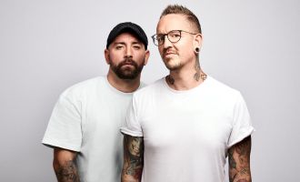 KLAM. 3 x 2 Freikarten für das ausverkaufte Seiler und Speer-Konzert auf Burg Clam.