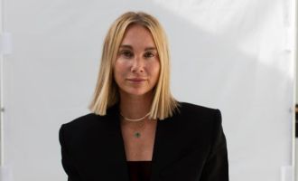 RIED. 3 x 1 Karte für Karin Teigl Buchpräsentation am 23. März im Raiffeisensaal Ried