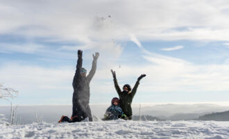 LIEBENAU. Sportarena Liebenau: 4x1 Saisonkarte für 1 Erwachsenen und 1 Kind