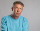 TRAGWEIN. Premiere: SachEHRLICH, neuntes Soloprogramm von Mario Sacher. Fr., 16. Oktober, 20 Uhr; 2x2 Freikarten