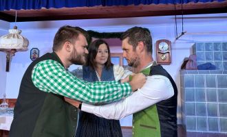 UNTERWEISSENBACH. Theaterstück: "Das sündige Dorf". 5x2 Freikarten