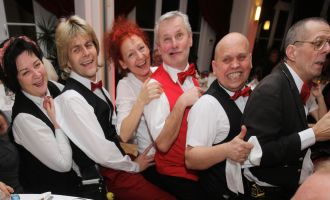 LEONDING. 1x2 Karten für Dinner Varieté am 10. Jänner, Doppl:Punkt Leonding