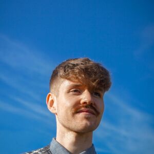 HÖRSCHING. 5x2 Karten für Benedikt Mitmannsgruber