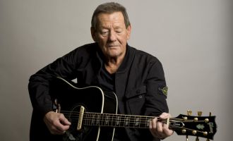 ENGELHARTSZELL. 3x2 Karten für das Open-Air-Konzert von Wolfgang Ambros am 28. August
