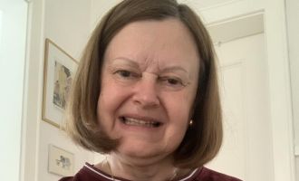 FRANKENBURG. 2x Kinderbuch „Sigismund lernt brüten“ von Bettina Wagner