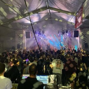 PUCHKIRCHEN. 2x2 Karten für Hinterholz, 24. und 25. April