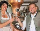 GILGENBERG. 4x2 Freikarten für das „Schnops-Fest“ der Hofdestillerie Dicker, 29. Mai