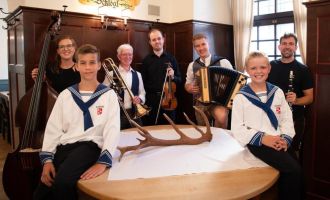 ALTHEIM. 3x2 Portionen Bauernbradl bei „Bruckner goes Wirtshaus“, 18. Oktober