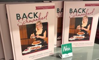 HÖHNHART. 2x Exemplare vom neuen Backbuch „Backschmankerl“ von Influencerin Sabina Frauscher
