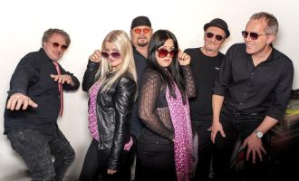 HAIBACH, 2x2 Karten, Astrid Wirtenberger und The Groovedoctors, 28. März