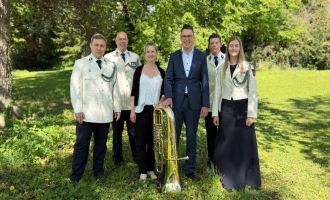 GRÜNBURG. 2x2 Freikarten für Open-Air-Konzert mit Militärmusik OÖ, 17. Juli, Raiffeisenpark Grünburg