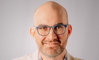 STEYRLING. 2x1 Buch "Hinter ihr der Berg" von Thomas Lichtenwöhrer, Tips-Geschäftsstelle Kirchdorf/Krems